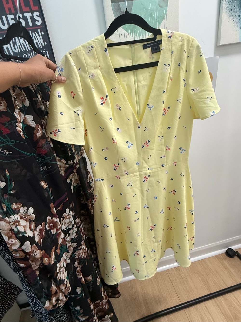 French Connection Yellow Floral Flutter Sleeve Skater Dress - Size US 6 - Picture 5 of 16